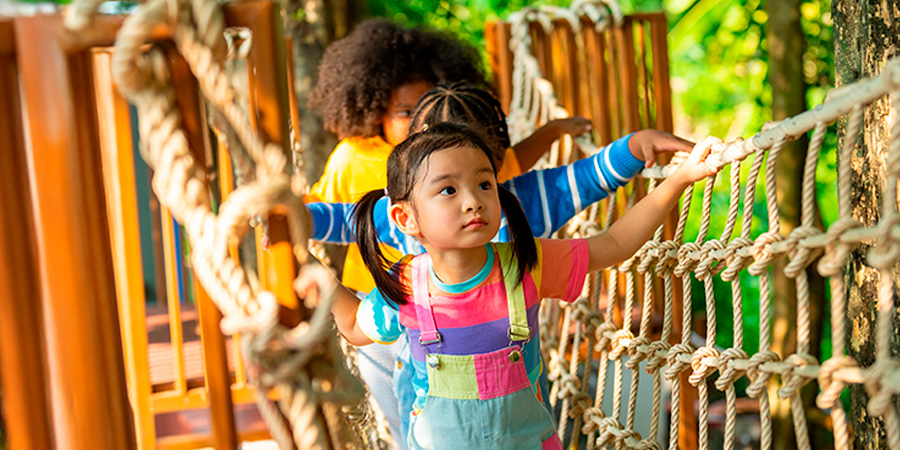 Brincadeiras ao ar livre formam crianças mais criativas, autônomas e saudáveis
