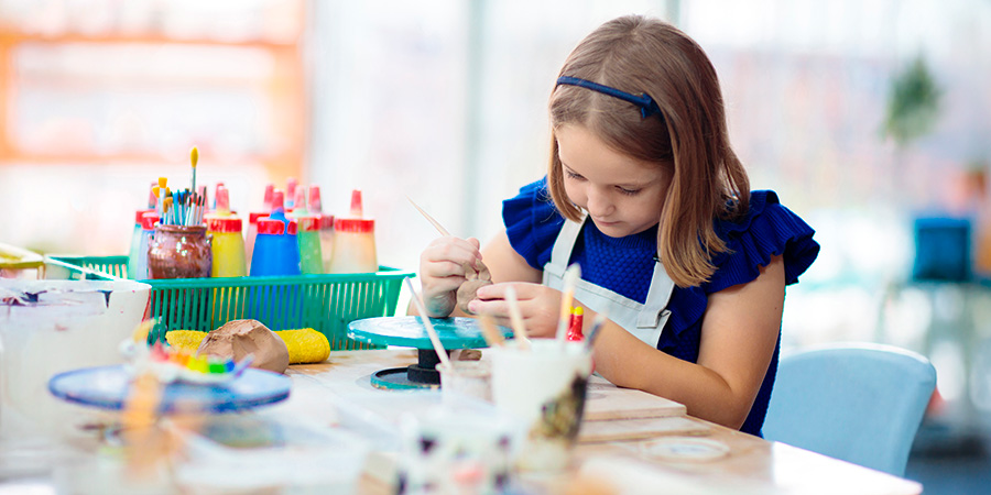 Como a arte desenvolve criatividade e autonomia nas crianças